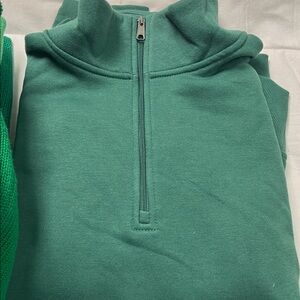 Amazon Essentials Forest Green  new with tags. Soft sweatshirt with half zipper.